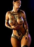 Body Painting – Curvy Aztec Babe